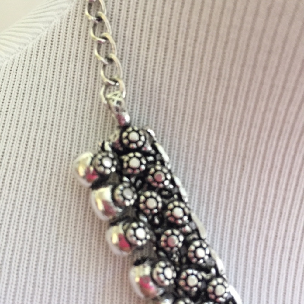 Statement Necklace - Picture 2 of 4